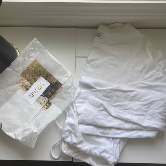 Aritzia Tops - Aritzia/Wilfred White Longsleeve Tie Up Bottom Shirt